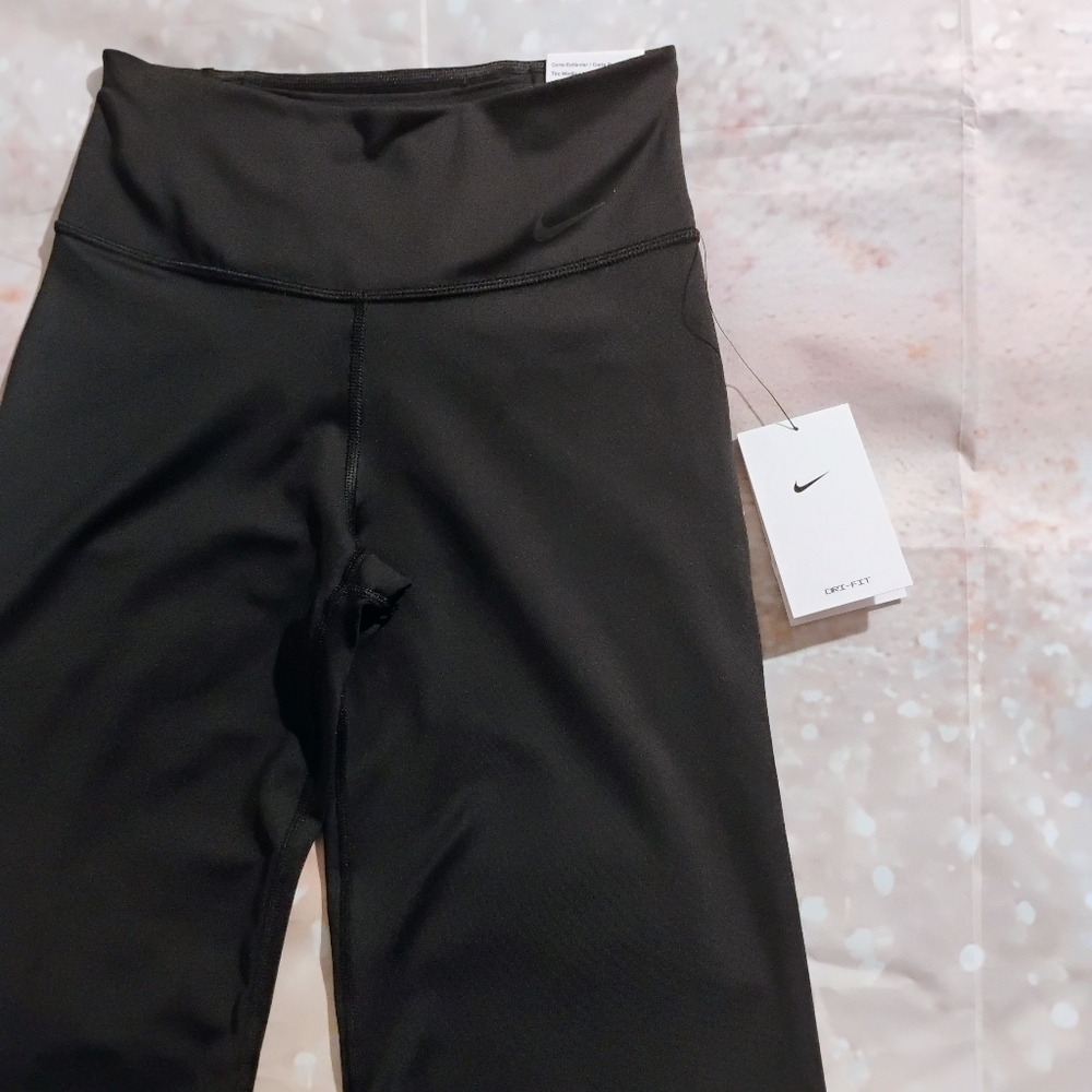 Women's Nike Straight Leg Training Dri Fit Pants New With Tags
